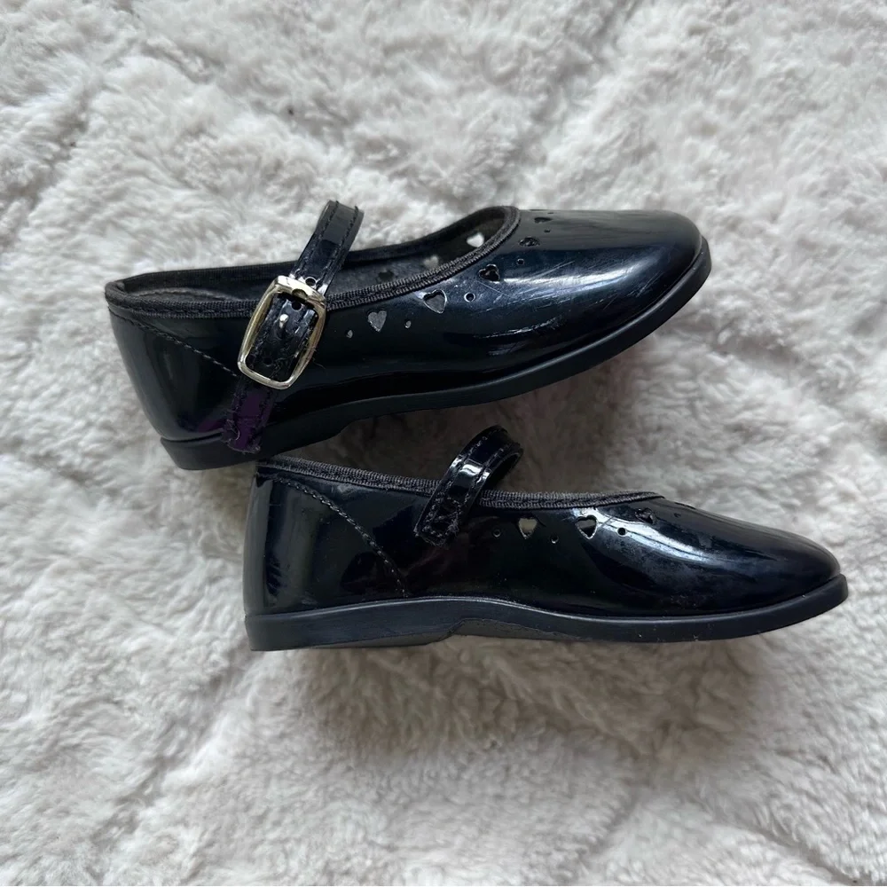 Vintage | Black Heart Cut-Outs Shiny Baby Shoes | Size 4